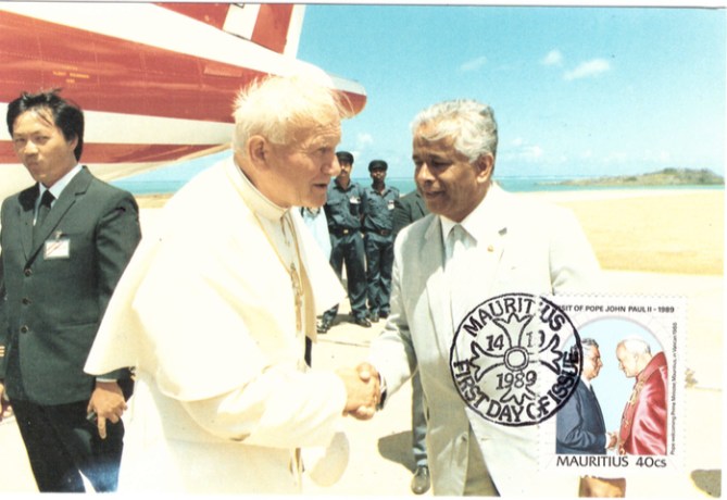 1989 14 Oct - Visit of Pope Postcard_1